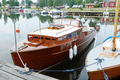 Åbo Båtvarvin vuonna 1930 rakentama vene nimeltään My Girl veistämön laiturissa.