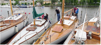 Wileniuksen Telakan laiturin puuveneitä.