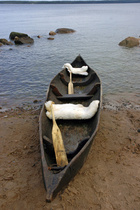 Valmis tervattu haapio  - Typical  Northern European one-log-canoe, impregnated by tar