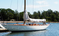 12 mR Vanity V HSS:n laiturissa. Vene on vuokrattu Suomeen kilpailun ajaksi - kipparina on Micke Stelander HSS:ltä.
Vanity V will sail under the Finnish flag. Captain is Micke Stelander (Helsingfors Segelsällskap).