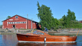 Red Sky-veistämön uusi moottorivene - Allan Savolainen tuo veneen NJK:n satamaan suoraan Kotkasta luovutettavaksi tilaajalle.
The brand new motoryacht by the Red Sky yard in Kotka was driven by Allan Savolainen to be delivered to the owner. The Red Sky yard is famous for rebuilding the 12 mR Blue Marlin.