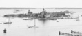 Suurennos edellisestä kuvasta. Tornillinen talo purettiin 1910, kun Suortin veistämö rakennettiin sen eteen vasemmalla näkyvän aidan viereen