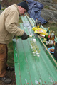 Poistettu veneen pohja baaritiskinä
Boat's bottom boards served as bar
