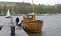 Roger "Tjalle" Wickmanin vene, jonka Rainer ja "Tjalle" Wickman rakensivat Anderssonin veljesten kanssa Kråkössä 1973-1975. Vene oli Wickmanien telakan käytössä Mustikkamaalla ja nyt "Tjallen" hyvässä hoidossa.