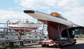 Saaristoristeilijä 55 m2 Tesla ja taustalla Swan 36 Catharina II.