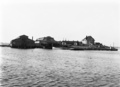 Sirpalesaari Konetehdas Herkules Oy:n rakennukset. Foto: P. Torniainen 1910, Helsingin Kaupunginmuseo. Kuva on otettu myöhemmin kuin 1910 sillä Herkules aloitti toimintansa 1916 ja hallit rakennettiin 1917.