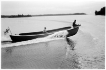 Pellinkiläinen vene, ilmeisesti Per-Erik Holmbergin veistämä. Kuva: Ulf Lönnroth, Merimuseo, FINNA